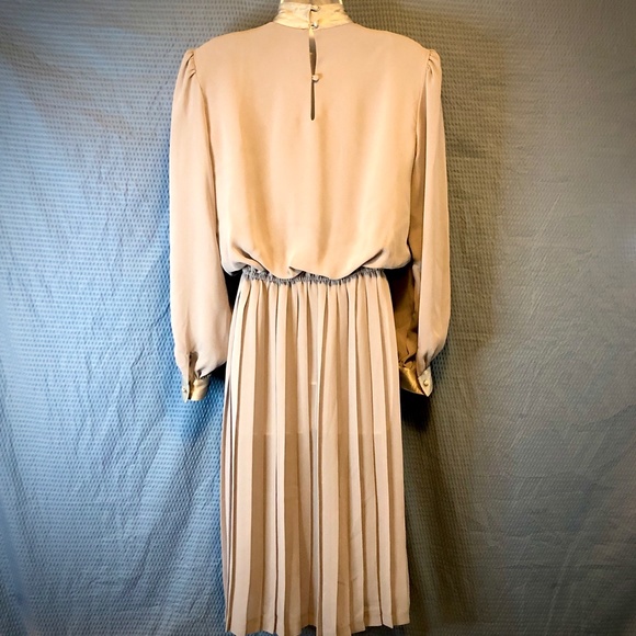 Vintage Dim The Lites Art Deco Silver And Sheer Grey Gown, Size 8 - Picture 13 of 16